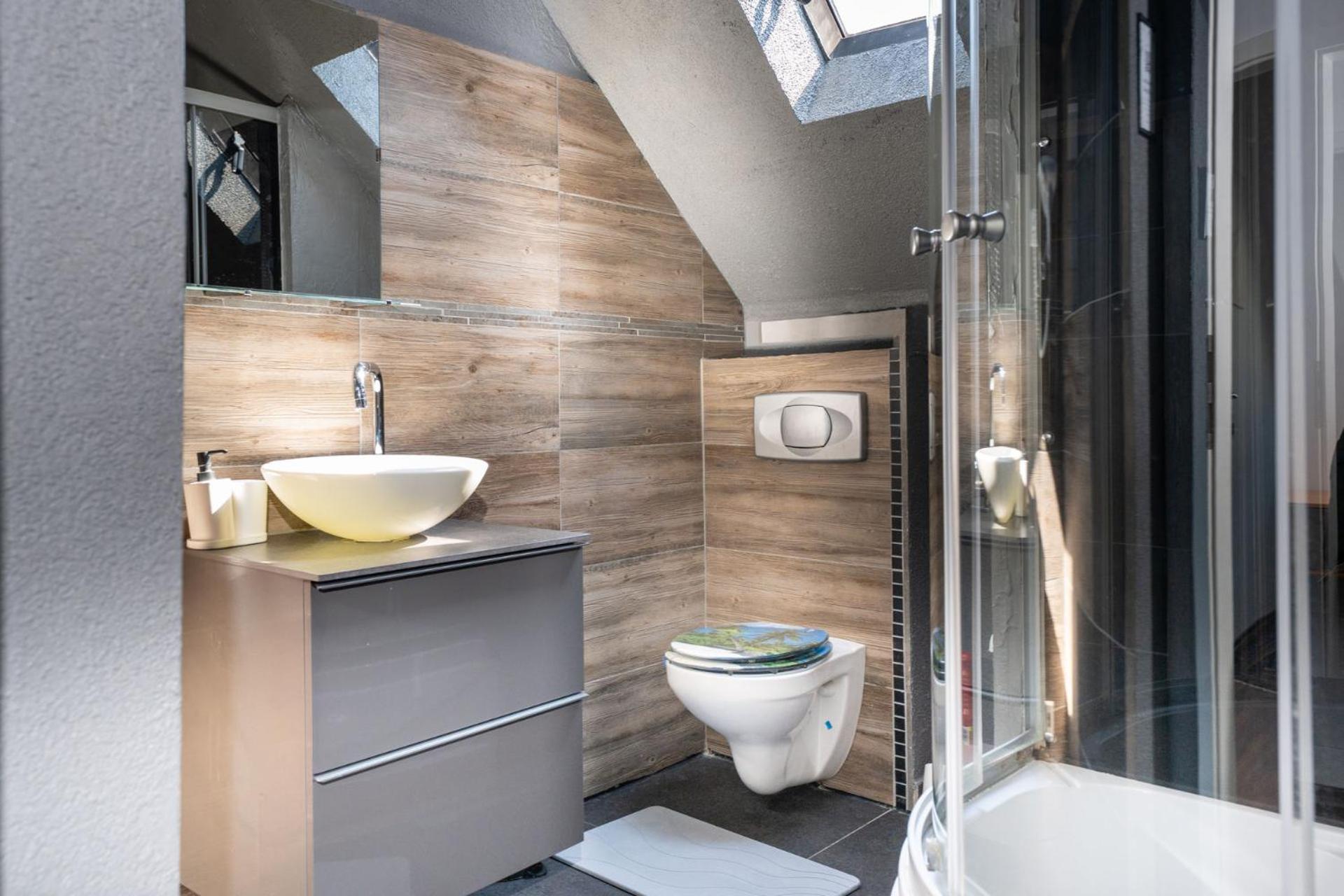 Stylische Privatzimmer An Der Mosel Koblenz  Exterior photo